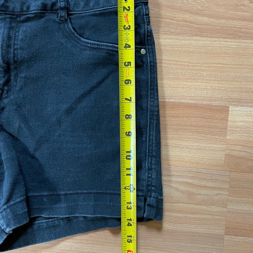 d. jeans black jean shorts size 14. - Picture 4 of 6